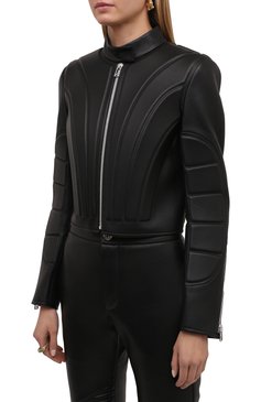 Женская кожаная куртка BOTTEGA VENETA черного цвета, арт. 667265/V15Y0 | Фото 3 (Материал подклада: Вискоза; Длина (верхняя одежда): Короткие; Рукава: Длинные; Женское Кросс-КТ: Замша и кожа; Стили: Гранж; Материал внешний: Натуральная кожа; Кросс-КТ: Куртка, Утепленные; Материал сплава: Проставлено; Драгоценные камни: Проставлено)