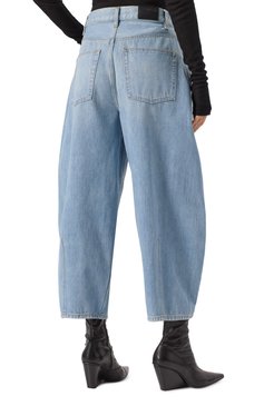 Женские джинсы HELMUT LANG голубого цвета, арт. 010DW204 | Фото 4 (Материал сплава: Проставлено; Длина (брюки, джинсы): Укороченные; Драгоценные камни: Проставлено; Силуэт Ж (брюки и джинсы): Широкие; Материал внешний: Деним, Хлопок; Детали: Делаве; Стили: Кэжуэл; Кросс-КТ: Деним)