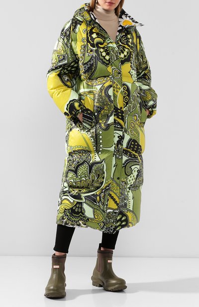 Пуховик 0 moncler richard quinn MONCLER GENIUS зеленого цвета по цене 170000 руб., арт. E2-09F-49309-00-539RF, фото 2 Пуховик 0 moncler richard quinn MONCLER GENIUS, арт. E2-09F-49309-00-539RF, фото 2
