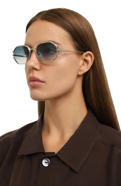 Женские солнцезащитные очки SATO EYEWEAR серебряного цвета, арт. ENIR/S401 | Фото 2 (Кросс-КТ: С/з-унисекс; Региональные ограничения белый список (Axapta Mercury): Не проставлено; Нос: Не проставлено; Тип очков: С/з; Материал: Металл; Оптика Гендер: оптика-унисекс; Очки форма: Прямоугольные)