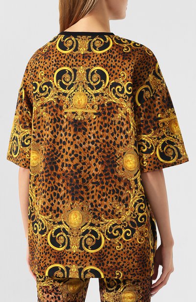 Хлопковая футболка VERSACE JEANS COUTURE разноцветного цвета по цене 28300 руб., арт. B2HUA7BP-UDP602 35/30183, фото 4 Хлопковая футболка VERSACE JEANS COUTURE, арт. B2HUA7BP-UDP602 35/30183, фото 4