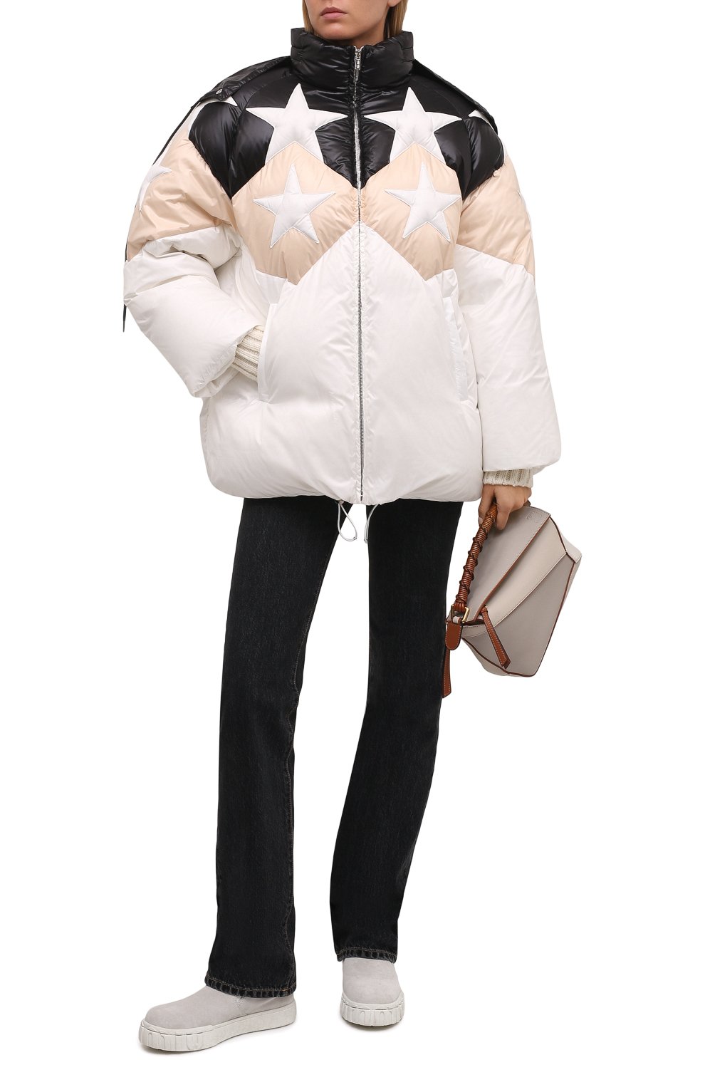 Пуховик MIU MIU кремового цвета по цене 340000 руб., арт. ML779-1ZQX-F0009, фото 2 Пуховик MIU MIU, арт. ML779-1ZQX-F0009, фото 2
