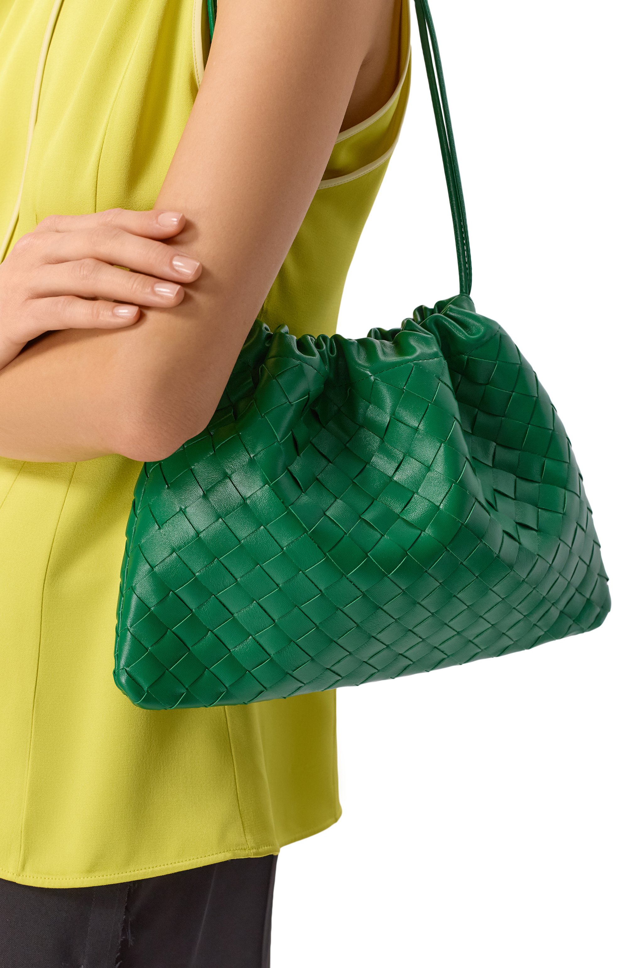Сумка dustbag medium BOTTEGA VENETA зеленого цвета по цене 242500 руб., арт. 796728/V3IV1, фото 2 Сумка dustbag medium BOTTEGA VENETA, арт. 796728/V3IV1, фото 2