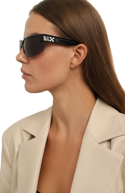 Солнцезащитные очки OFF-WHITE черного цвета по цене 36000 руб., арт. T0LED0/BLACK DARK GREY, фото 2 Солнцезащитные очки OFF-WHITE, арт. T0LED0/BLACK DARK GREY, фото 2