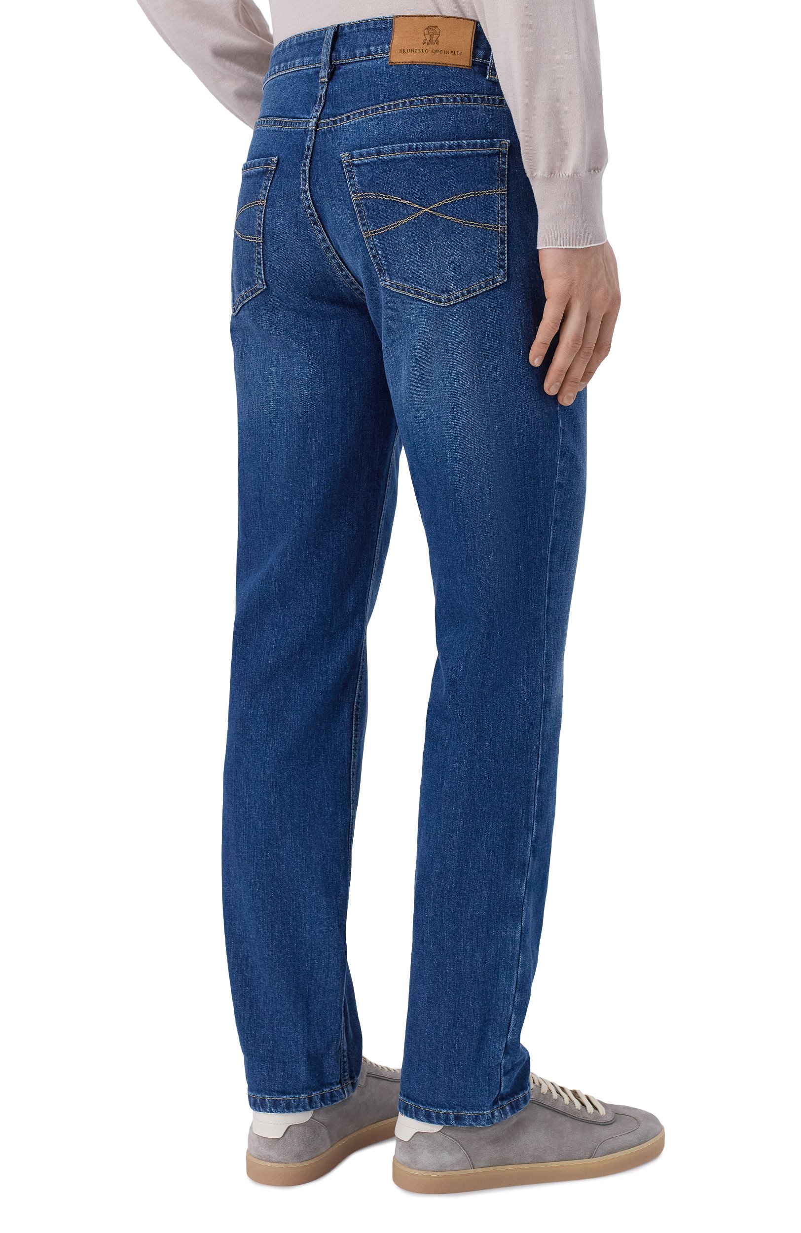 Джинсы traditional fit BRUNELLO CUCINELLI синего цвета по цене 86400 руб., арт. M283PB3210, фото 4 Джинсы traditional fit BRUNELLO CUCINELLI, арт. M283PB3210, фото 4