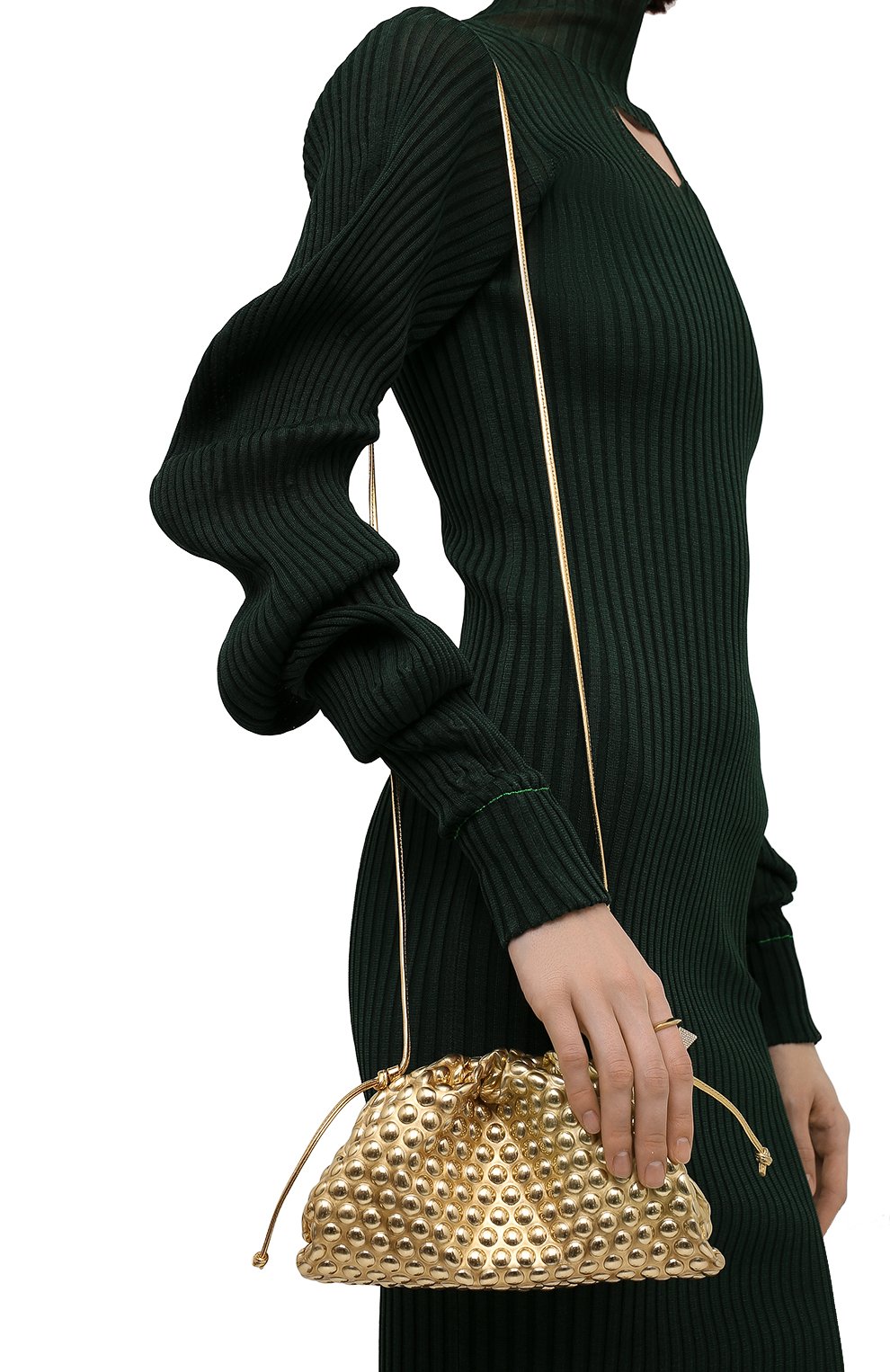 Клатч pouch mini BOTTEGA VENETA золотого цвета по цене 104000 руб., арт. 666790/V12K1, фото 6 Клатч pouch mini BOTTEGA VENETA, арт. 666790/V12K1, фото 6