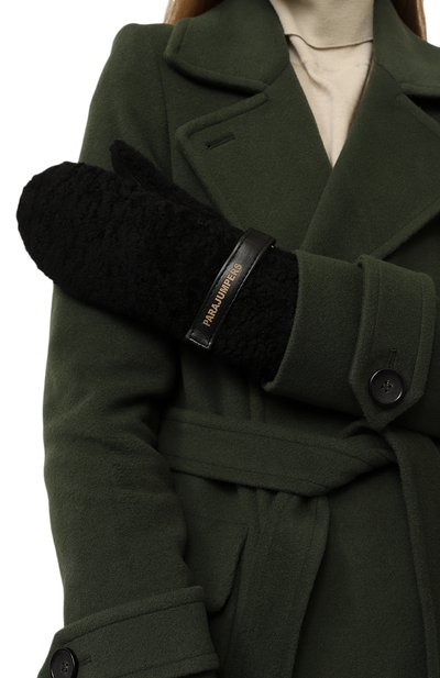 Варежки PARAJUMPERS черного цвета по цене 23200 руб., арт. PAACGL55, фото 2 Варежки PARAJUMPERS, арт. PAACGL55, фото 2
