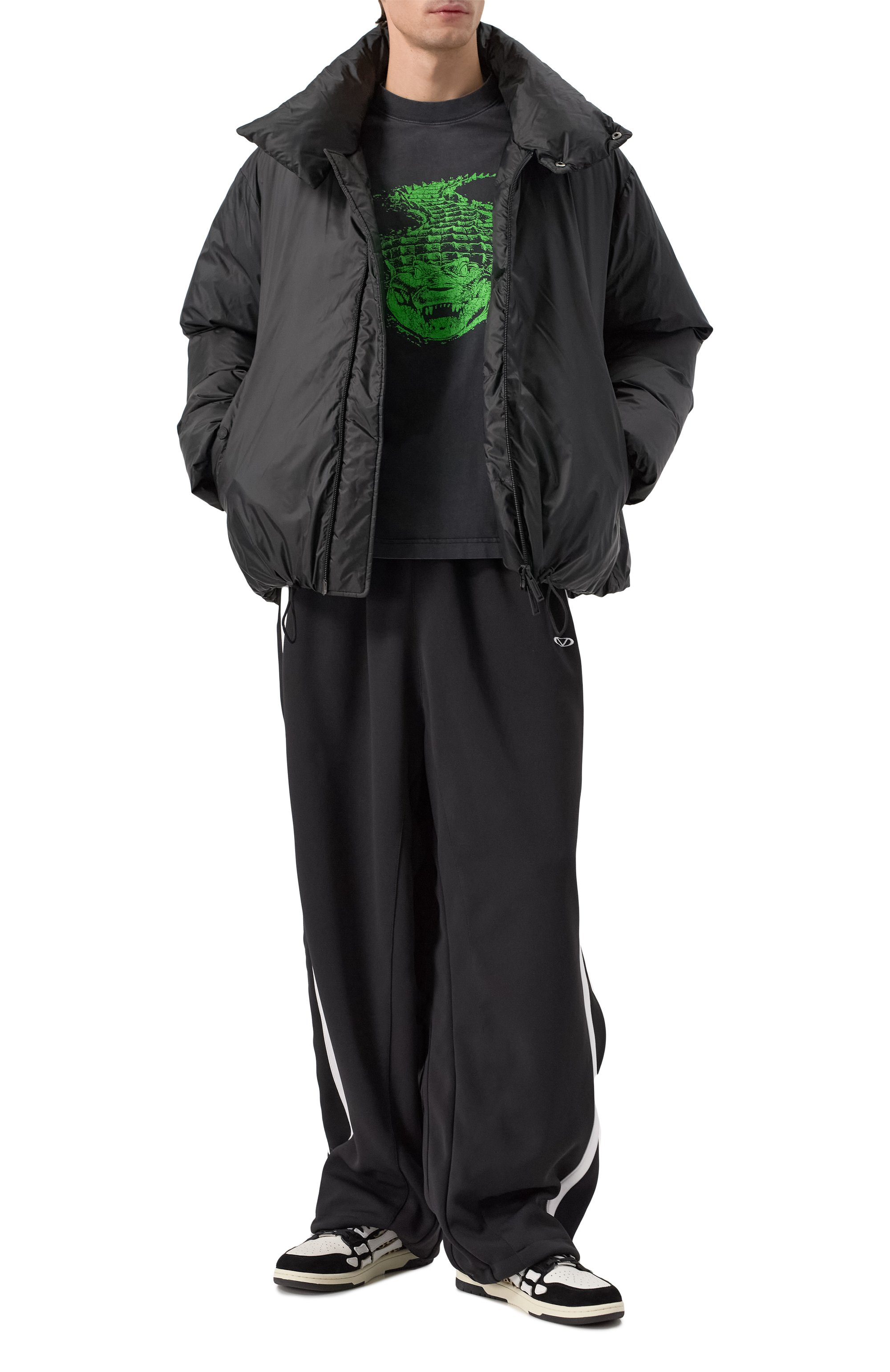 Пуховик DSQUARED2 черного цвета по цене 108500 руб., арт. S74AM1564/S54981, фото 2 Пуховик DSQUARED2, арт. S74AM1564/S54981, фото 2