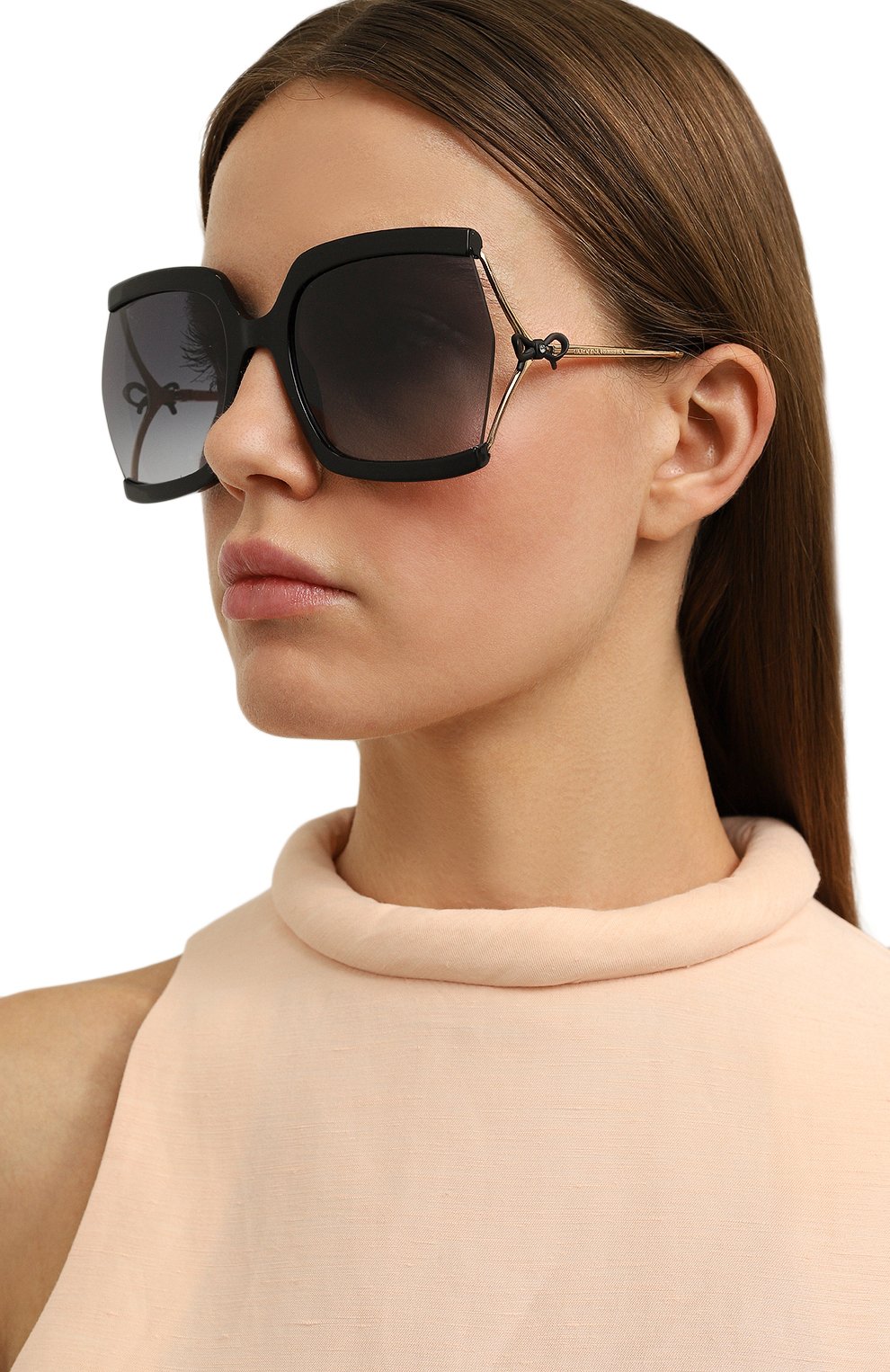 Солнцезащитные очки CAROLINA HERRERA черного цвета по цене 28500 руб., арт. HER0216/G 2M2, фото 2 Солнцезащитные очки CAROLINA HERRERA, арт. HER0216/G 2M2, фото 2