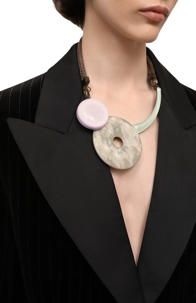 Колье GIORGIO ARMANI разноцветного цвета по цене 47150 руб., арт. 61S062 4R702, фото 2 Колье GIORGIO ARMANI, арт. 61S062 4R702, фото 2