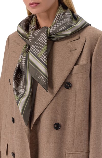Шелковый платок KITON темно-зеленого цвета по цене 56300 руб., арт. D53754K0570, фото 2 Шелковый платок KITON, арт. D53754K0570, фото 2