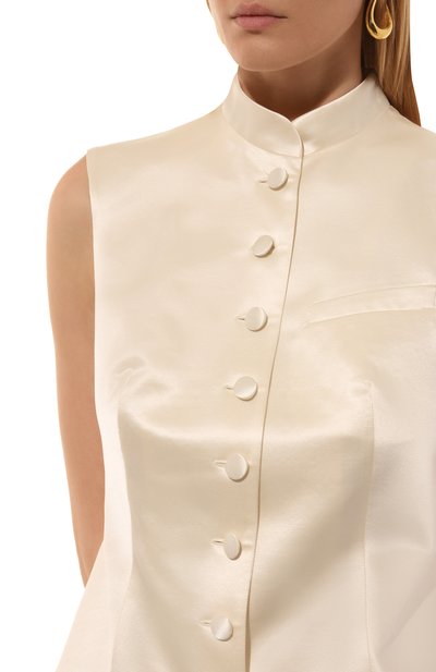 Атласный жилет GOOROO кремового цвета по цене 68040 руб., арт. V009-3020-101-FW24/25, фото 5 Атласный жилет GOOROO, арт. V009-3020-101-FW24/25, фото 5