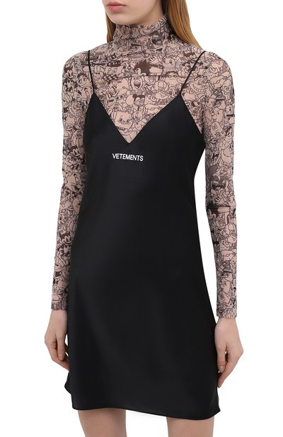 Платье VETEMENTS черного цвета по цене 65750 руб., арт. WE51DR600B 2607/BLACK, фото 3 Платье VETEMENTS, арт. WE51DR600B 2607/BLACK, фото 3