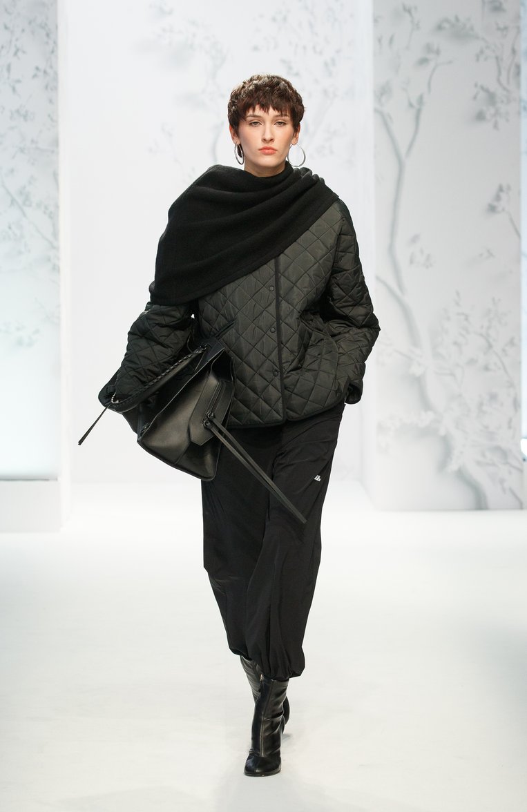 Мужская сумка-тоут neo classic large BALENCIAGA черного цвета, арт. 638531/11R17 | Фото 9 (Размер: large; Материал: Натуральная кожа; Материал сплава: Проставлено; Драгоценные камни: Проставлено)