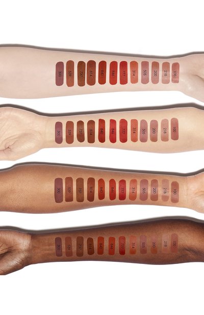 Помада для губ с вельветовым финишем rouge dior, оттенок 100 естественный (3,5g) DIOR цвета по цене 5550 руб., арт. C035600100, фото 4 Помада для губ с вельветовым финишем rouge dior, оттенок 100 естественный (3,5g) DIOR, арт. C035600100, фото 4