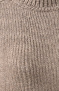 Женский кашемировый свитер EXTREME CASHMERE бежевого цвета, арт. 167-037-01-FE-01 | Фото 6 (Материал внешний: Шерсть, Кашемир; Рукава: Длинные; Длина (для топов): Стандартные; Стили: Кэжуэл; Женское Кросс-КТ: Свитер-одежда)