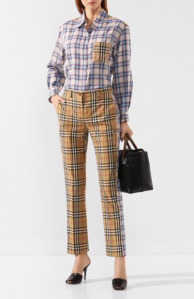Хлопковые брюки BURBERRY бежевого цвета по цене 81750 руб., арт. 8016903, фото 2 Хлопковые брюки BURBERRY, арт. 8016903, фото 2