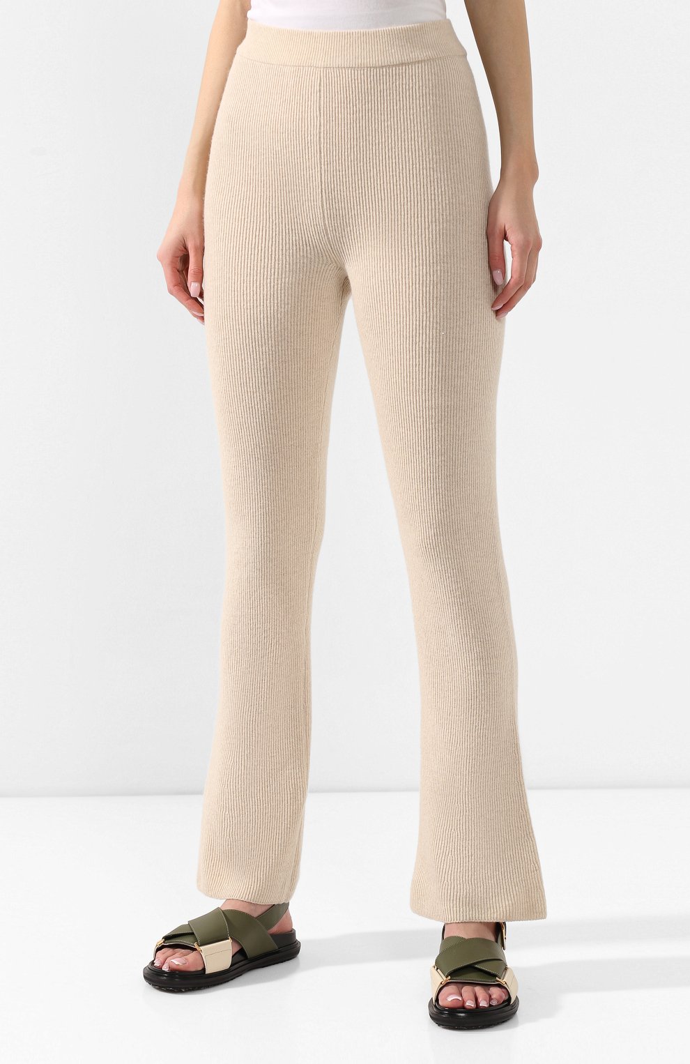 Брюки NANUSHKA кремового цвета по цене 38850 руб., арт. LEBA_CREME_CASHMERE BLEND RIB, фото 3 Брюки NANUSHKA, арт. LEBA_CREME_CASHMERE BLEND RIB, фото 3