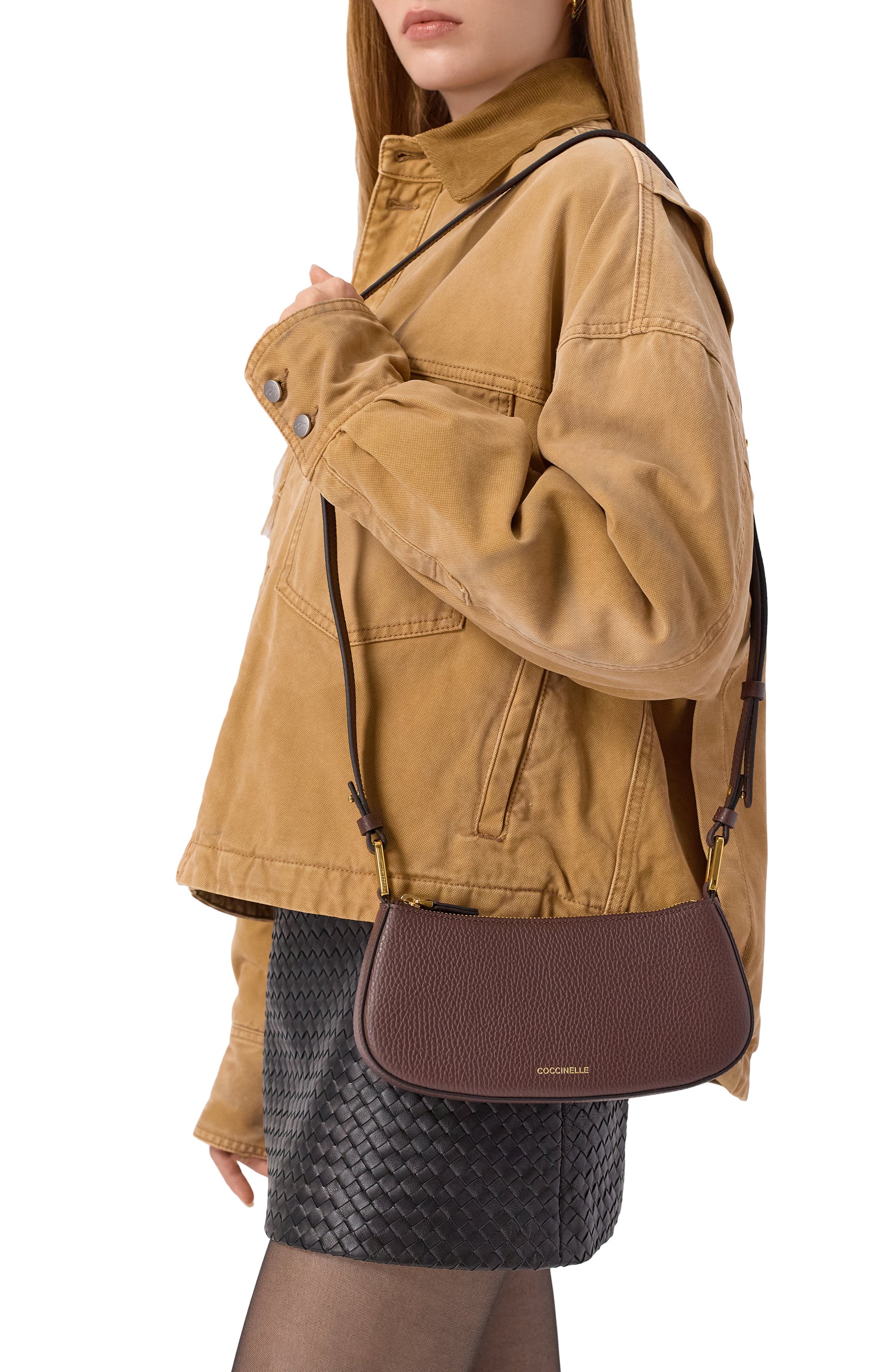 Сумка merveille COCCINELLE темно-коричневого цвета по цене 22600 руб., арт. E5MRF520101, фото 2 Сумка merveille COCCINELLE, арт. E5MRF520101, фото 2