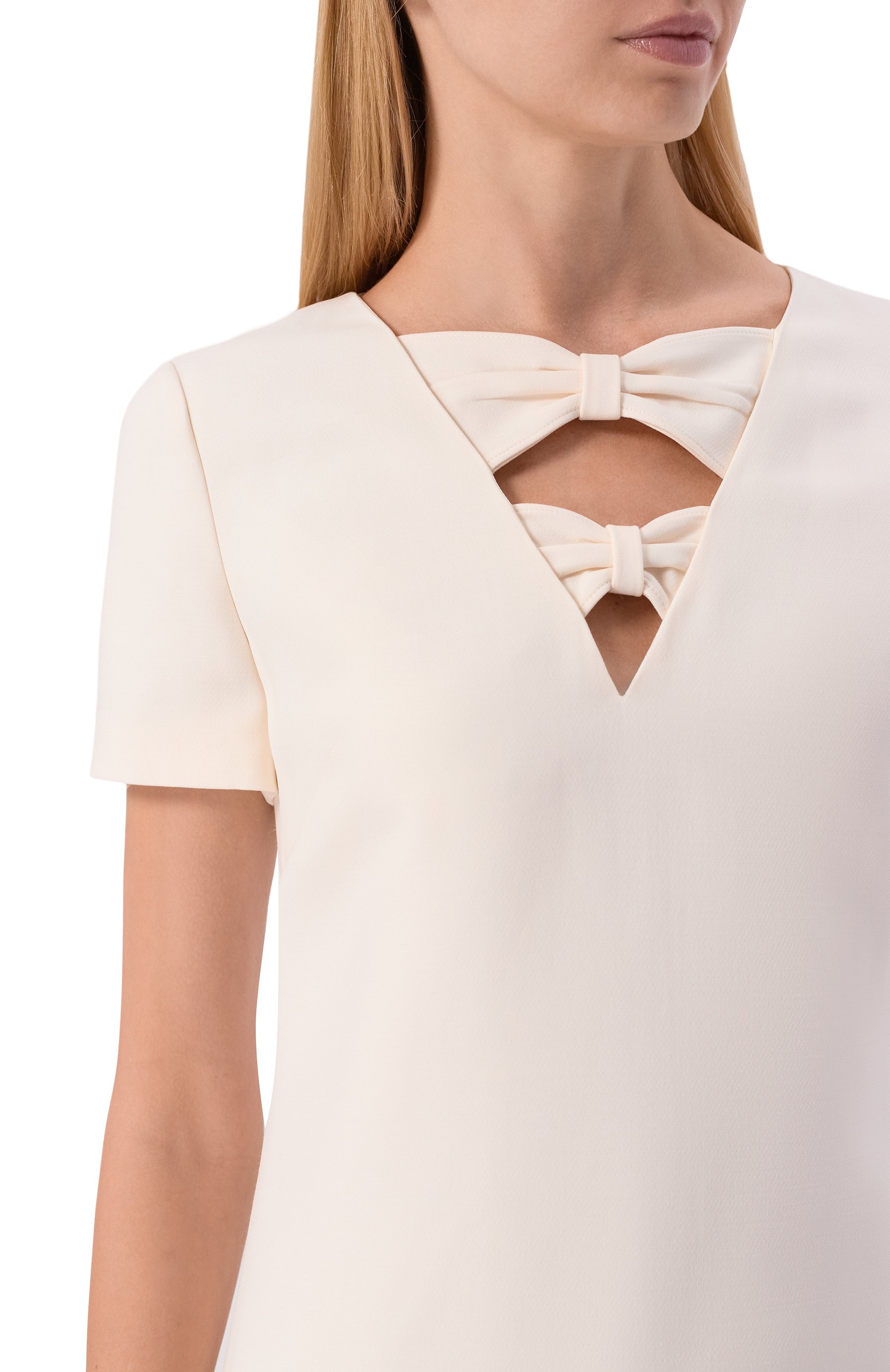 Платье из шерсти и шелка VALENTINO белого цвета по цене 371500 руб., арт. 8B3VAHT5/1CF, фото 4 Платье из шерсти и шелка VALENTINO, арт. 8B3VAHT5/1CF, фото 4