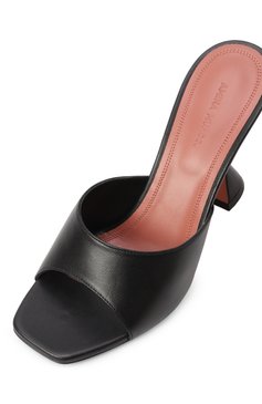 Женские кожаные мюли lupita AMINA MUADDI черного цвета, арт. LUPITA SLIPPER/PATENT/WHITE | Фото 7 (Материал внутренний: Натуральная кожа; Каблук высота: Высокий; Драгоценные камни: Проставлено; Материал сплава: Проставлено; Материал внешний: Натуральная кожа; Подошва: Плоская; Каблук тип: Фигурный)