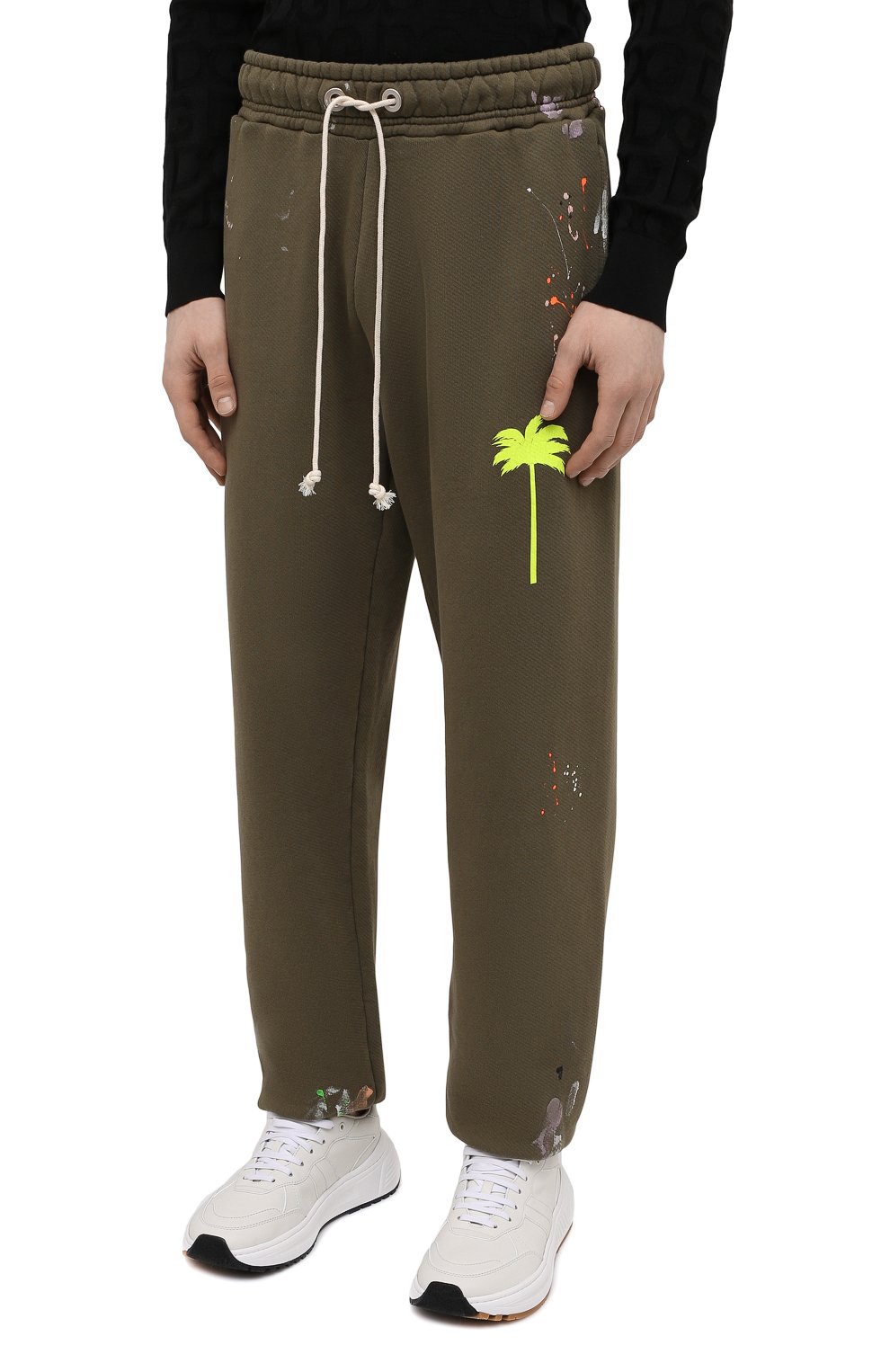 Хлопковые джоггеры PALM ANGELS хаки цвета по цене 56450 руб., арт. PMCH011S21FLE0035618, фото 3 Хлопковые джоггеры PALM ANGELS, арт. PMCH011S21FLE0035618, фото 3