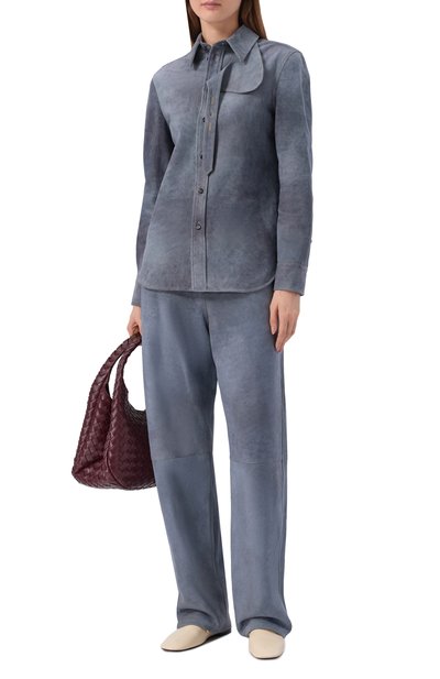 Замшевые брюки BOTTEGA VENETA синего цвета по цене 599500 руб., арт. 868025/V66X0, фото 2 Замшевые брюки BOTTEGA VENETA, арт. 868025/V66X0, фото 2