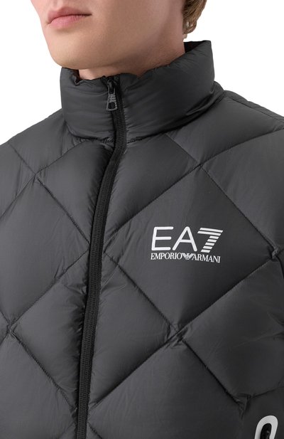 Пуховый жилет EA7 черного цвета по цене 39200 руб., арт. 7M001002/AF15923, фото 5 Пуховый жилет EA7, арт. 7M001002/AF15923, фото 5