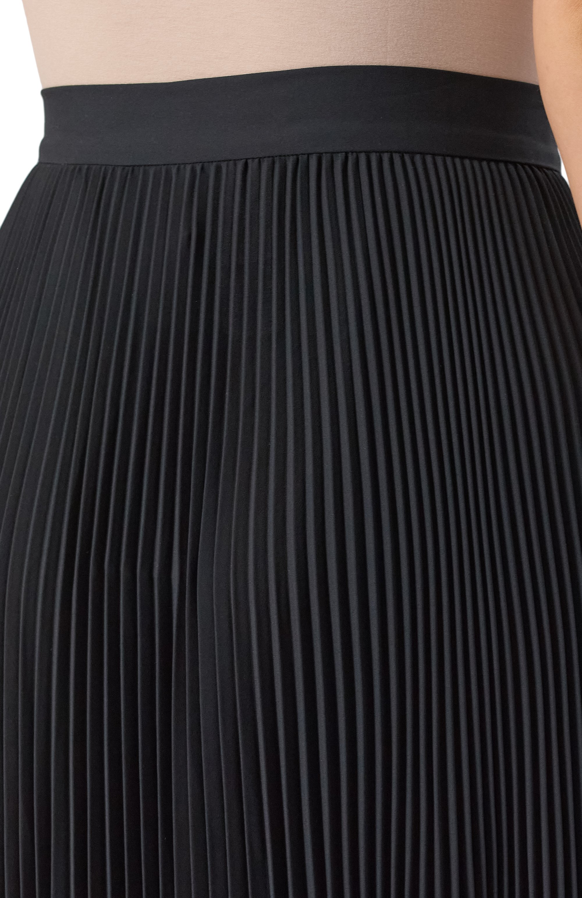 Плиссированная юбка MAX MARA STUDIO черного цвета по цене 64900 руб., арт. TIM0TE0, фото 5 Плиссированная юбка MAX MARA STUDIO, арт. TIM0TE0, фото 5