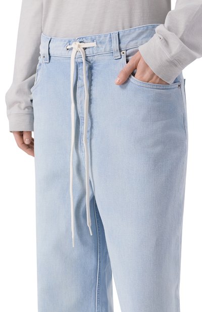 Джинсы MM6 голубого цвета по цене 63150 руб., арт. S52LA0262/M30056, фото 5 Джинсы MM6, арт. S52LA0262/M30056, фото 5