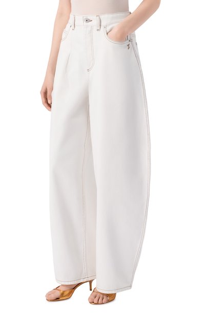 Джинсы JACQUEMUS молочного цвета по цене 69950 руб., арт. 25HPAW00609/AD00040, фото 3 Джинсы JACQUEMUS, арт. 25HPAW00609/AD00040, фото 3