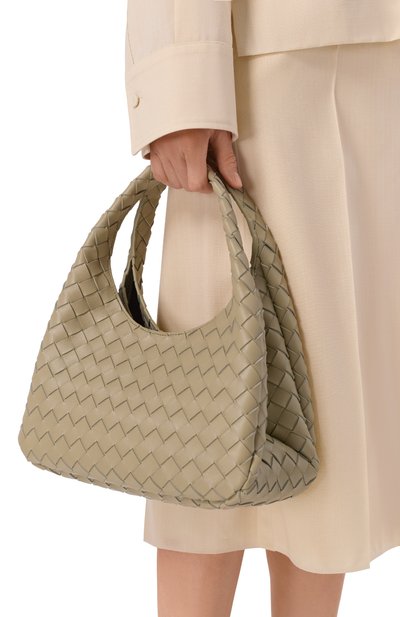 Сумка campana small BOTTEGA VENETA светло-зеленого цвета по цене 459500 руб., арт. 854248/V4SC0, фото 2 Сумка campana small BOTTEGA VENETA, арт. 854248/V4SC0, фото 2