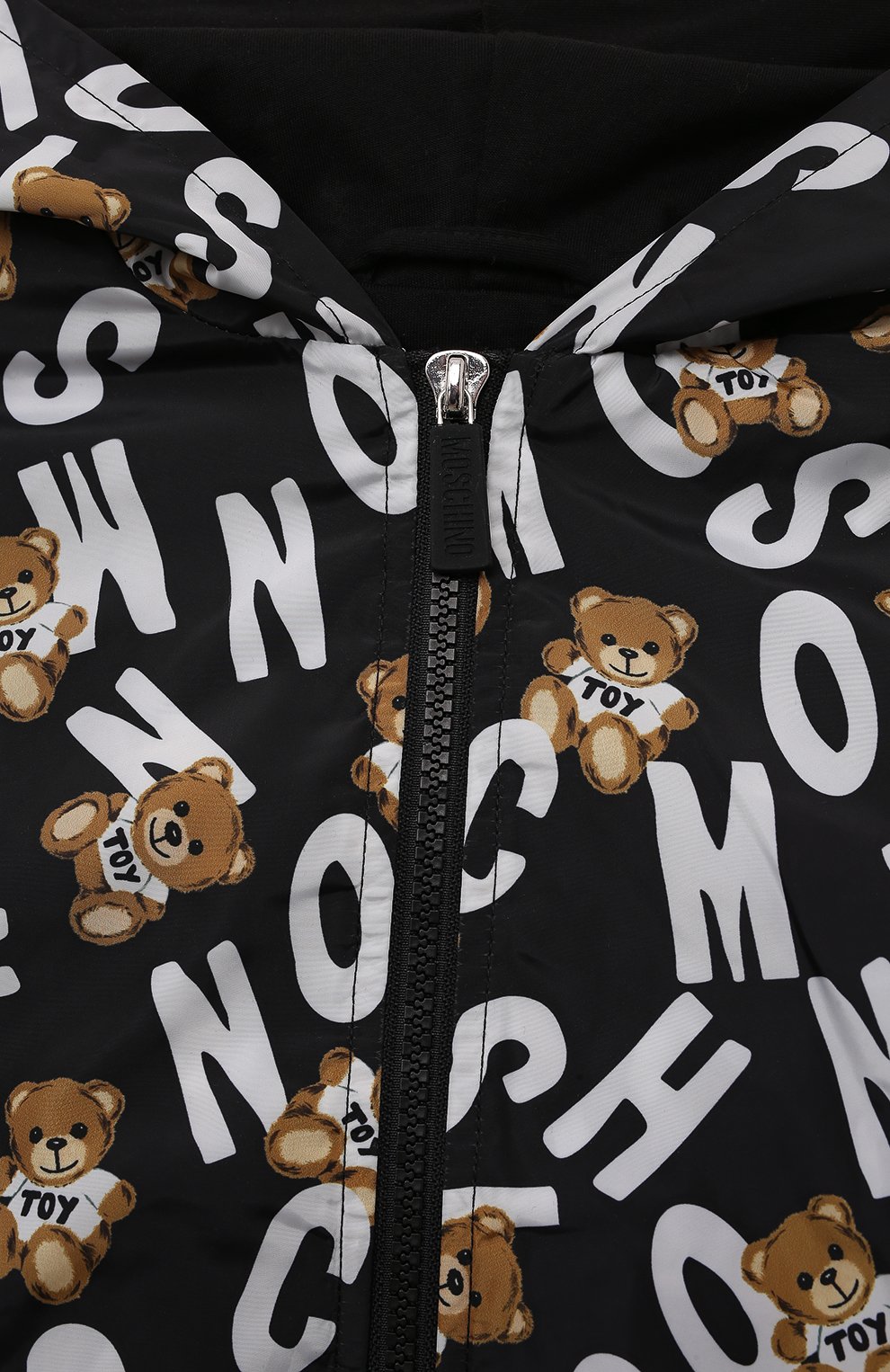 Ветровка MOSCHINO черного цвета по цене 25050 руб., арт. HMS035/L3B79/4-8, фото 3 Ветровка MOSCHINO, арт. HMS035/L3B79/4-8, фото 3