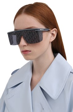 Женские солнцезащитные очки DIOR EYEWEAR черного цвета, арт. DI0RCLUB M1U 31B8 | Фото 2 (Региональные ограничения белый список (Axapta Mercury): RU; Тип очков: С/з; Очки форма: Маска, Прямоугольные; Оптика Гендер: оптика-женское)