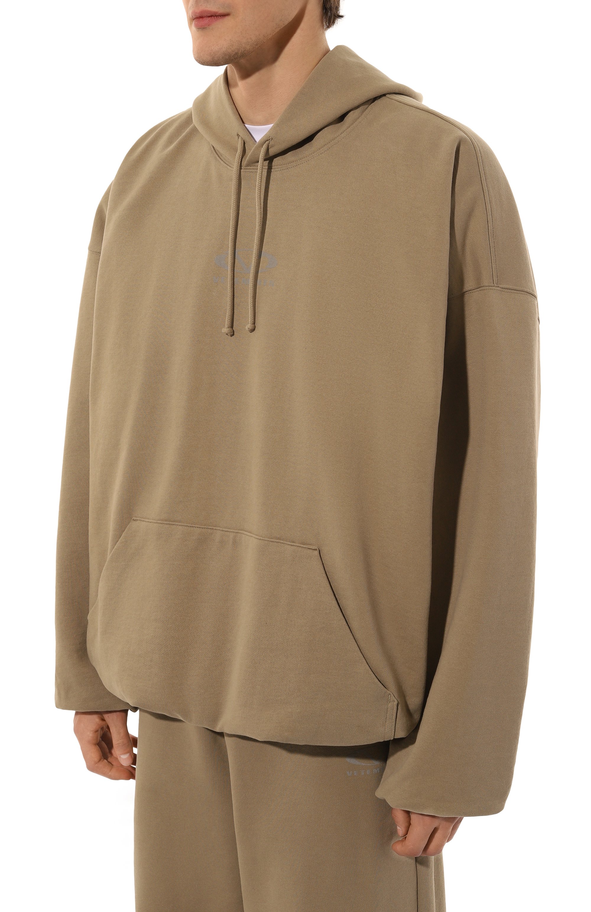 Хлопковое худи VETEMENTS хаки цвета по цене 91950 руб., арт. UA66HD600T, фото 6 Хлопковое худи VETEMENTS, арт. UA66HD600T, фото 6