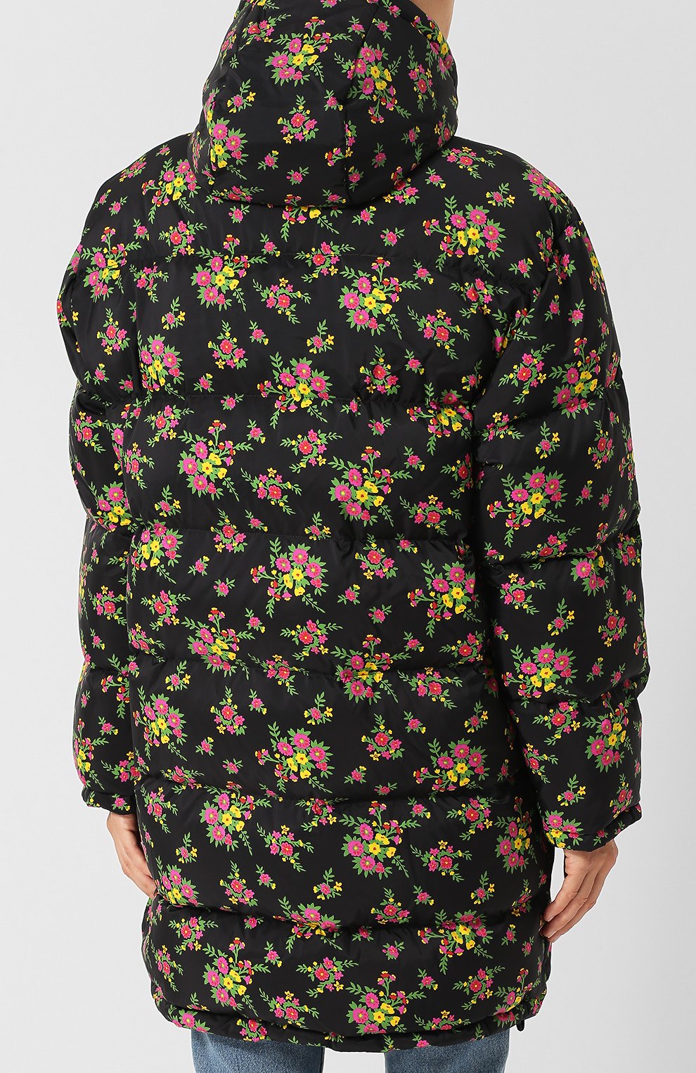 Пуховик с принтом и воротником-стойкой GUCCI черного цвета по цене 213500 руб., арт. 517567/ZLK20, фото 4 Пуховик с принтом и воротником-стойкой GUCCI, арт. 517567/ZLK20, фото 4