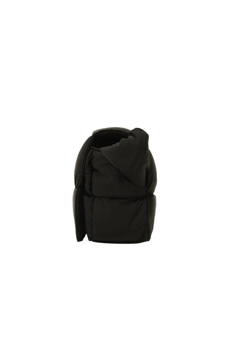Мужская поясная сумка padded tech cassette BOTTEGA VENETA черного цвета, арт. 679763/VB080 | Фото 4 (Размер: mini; Материал: Текстиль; Ремень/цепочка: На ремешке; Случай: Повседневный)