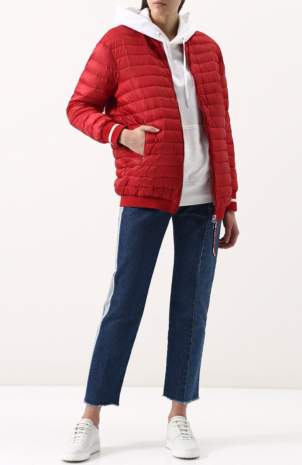 Удлиненный стеганый пуховик с манжетами MONCLER красного цвета по цене 69100 руб., арт. D1-093-46336-99-53048, фото 2 Удлиненный стеганый пуховик с манжетами MONCLER, арт. D1-093-46336-99-53048, фото 2