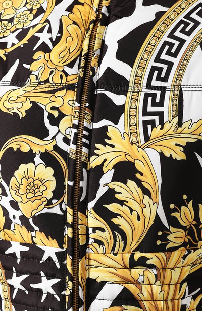 Пуховик с принтом VERSACE разноцветного цвета по цене 329500 руб., арт. A83360/A231034, фото 5 Пуховик с принтом VERSACE, арт. A83360/A231034, фото 5