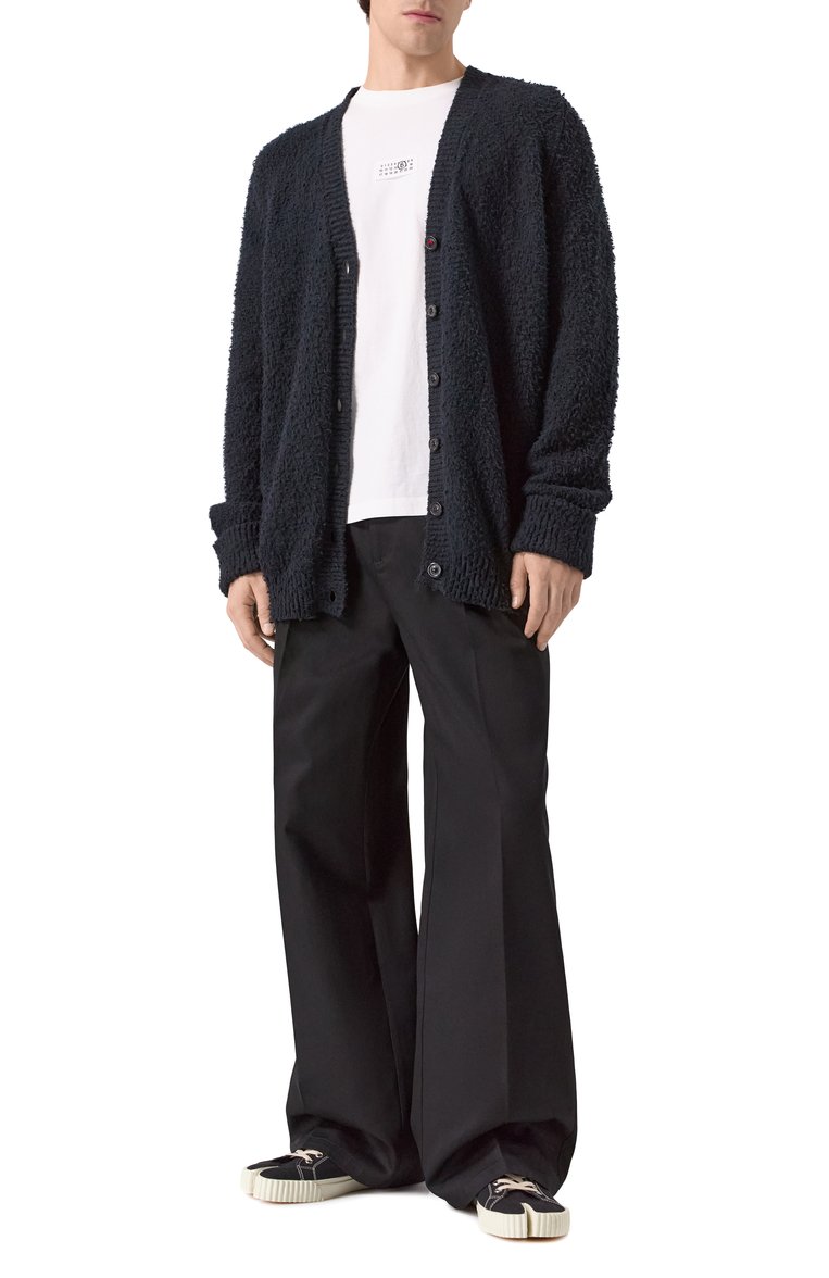 Мужские брюки MAISON MARGIELA черного цвета, арт. S50KA0652/S54042 | Фото 2 (Материал внешний: Хлопок, Синтетический материал; Длина (брюки, джинсы): Стандартные; Случай: Повседневный; Стили: Минимализм; Автоматизация ТО: Проставлено; Автоматизация состава: Проставлено)
