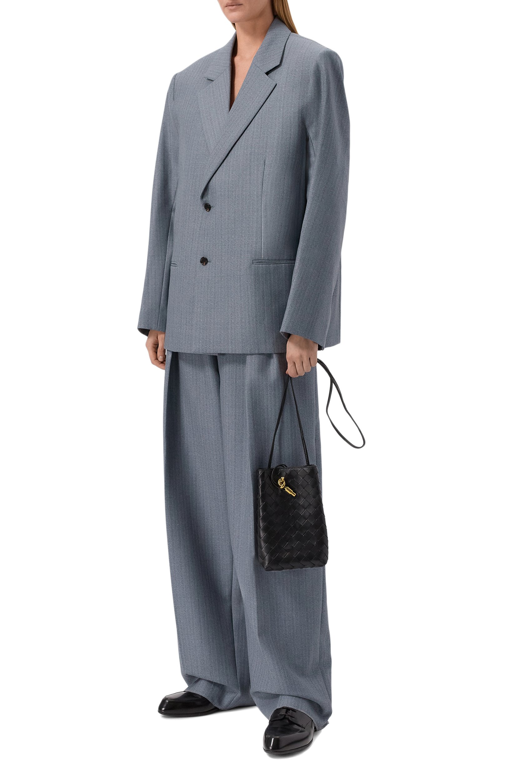Сумка andiamo BOTTEGA VENETA черного цвета по цене 209500 руб., арт. 843890/VCPP0_001, фото 3 Сумка andiamo BOTTEGA VENETA, арт. 843890/VCPP0_001, фото 3