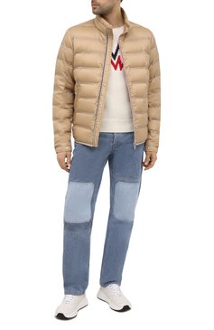 Мужская пуховая куртка helfferich 2 moncler 1952 MONCLER GENIUS бежевого цвета, арт. G1-092-1A544-40-57425 | Фото 2 (Рукава: Длинные; Стили: Гранж; Материал подклада: Синтетический материал; Длина (в�ерхняя одежда): Короткие; Материал утеплителя: Пух и перо; Материал внешний: Синтетический материал; Кросс-КТ: Куртка; Драгоценные камни: Проставлено; Материал сплава: Проставлено; Мужское Кросс-КТ: Куртка-пуховая)