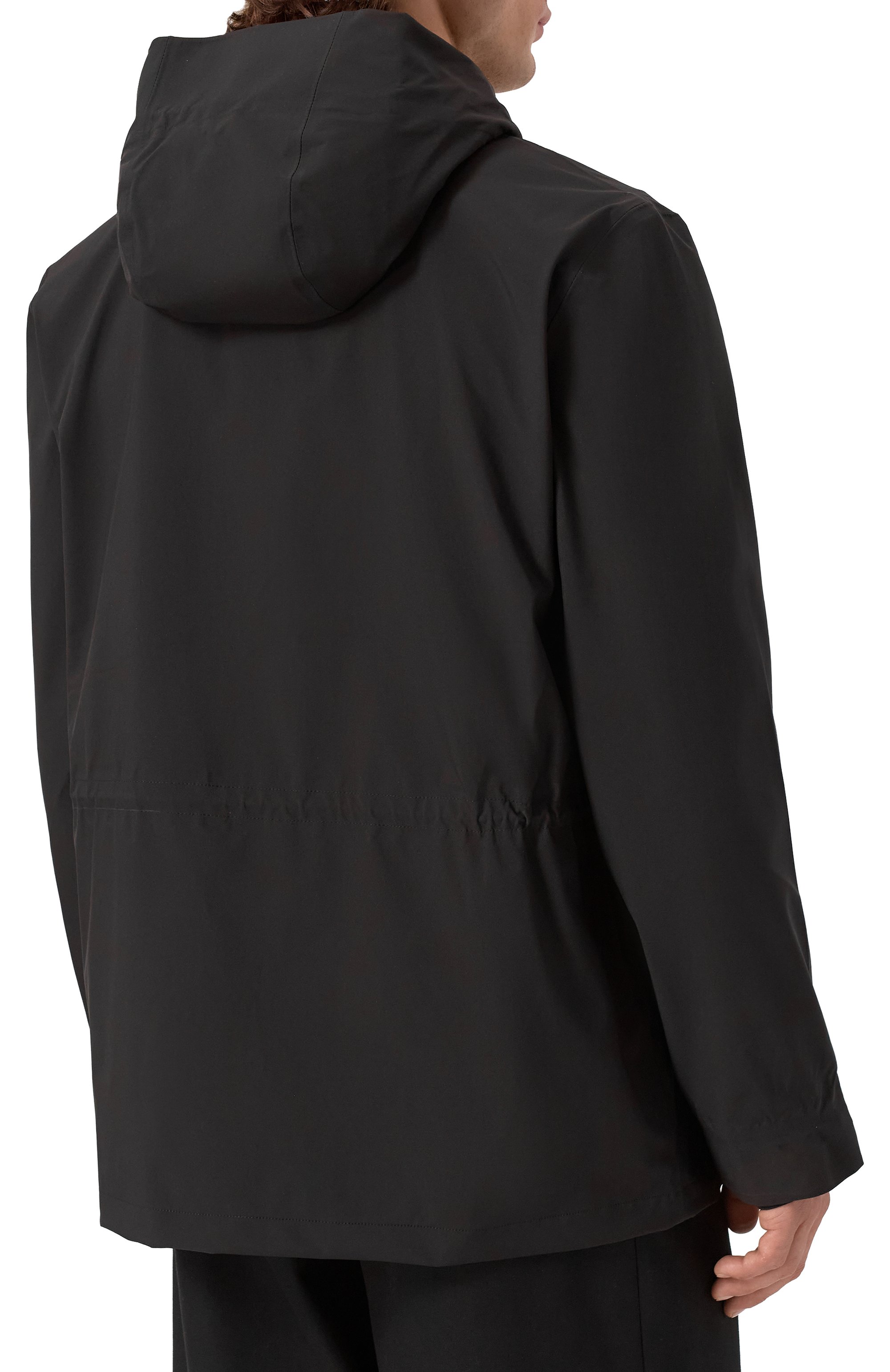 Ветровка RAINS черного цвета по цене 28750 руб., арт. RA12470, фото 4 Ветровка RAINS, арт. RA12470, фото 4