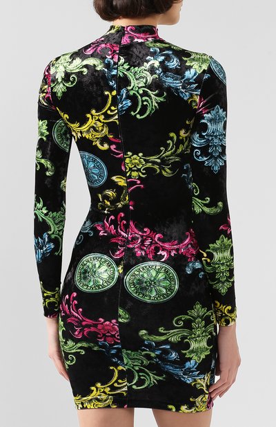 Платье VERSACE JEANS COUTURE черного цвета по цене 23550 руб., арт. D2HUB439-UDM926/S0607, фото 4 Платье VERSACE JEANS COUTURE, арт. D2HUB439-UDM926/S0607, фото 4