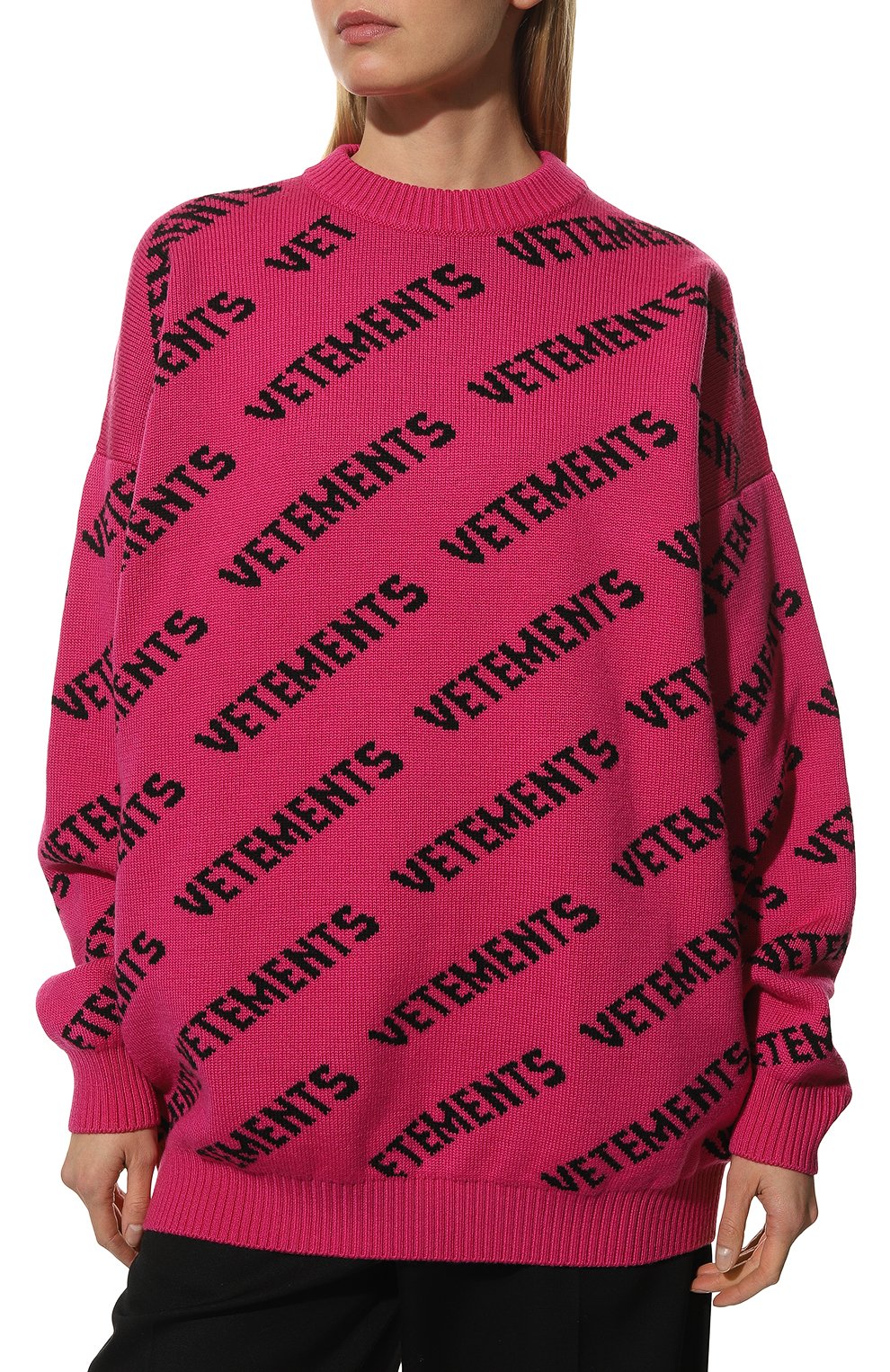 Шерстяной свитер VETEMENTS фуксия цвета по цене 119500 руб., арт. UA53KN300P 2901/W, фото 3 Шерстяной свитер VETEMENTS, арт. UA53KN300P 2901/W, фото 3