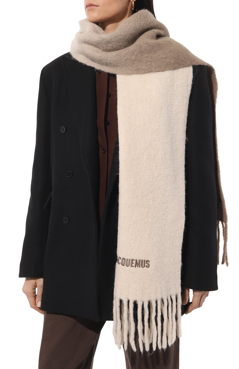 Шерстяной шарф JACQUEMUS светло-бежевого цвета по цене 33200 руб., арт. 23H/236AC574-5087, фото 2 Шерстяной шарф JACQUEMUS, арт. 23H/236AC574-5087, фото 2