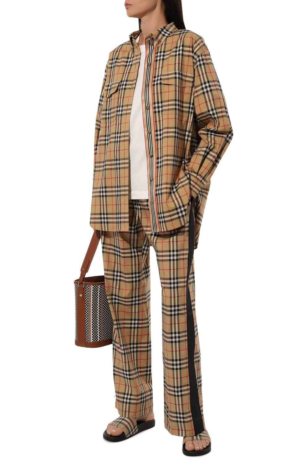 Хлопковая футболка BURBERRY белого цвета по цене 71950 руб., арт. 8084783, фото 2 Хлопковая футболка BURBERRY, арт. 8084783, фото 2