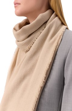 Женская палантин из вискозы и кашемира WEEKEND MAX MARA бежевого цвета, арт. KIRSCH | Фото 2 (Нос: Не проставлено; Материал: Текстиль)