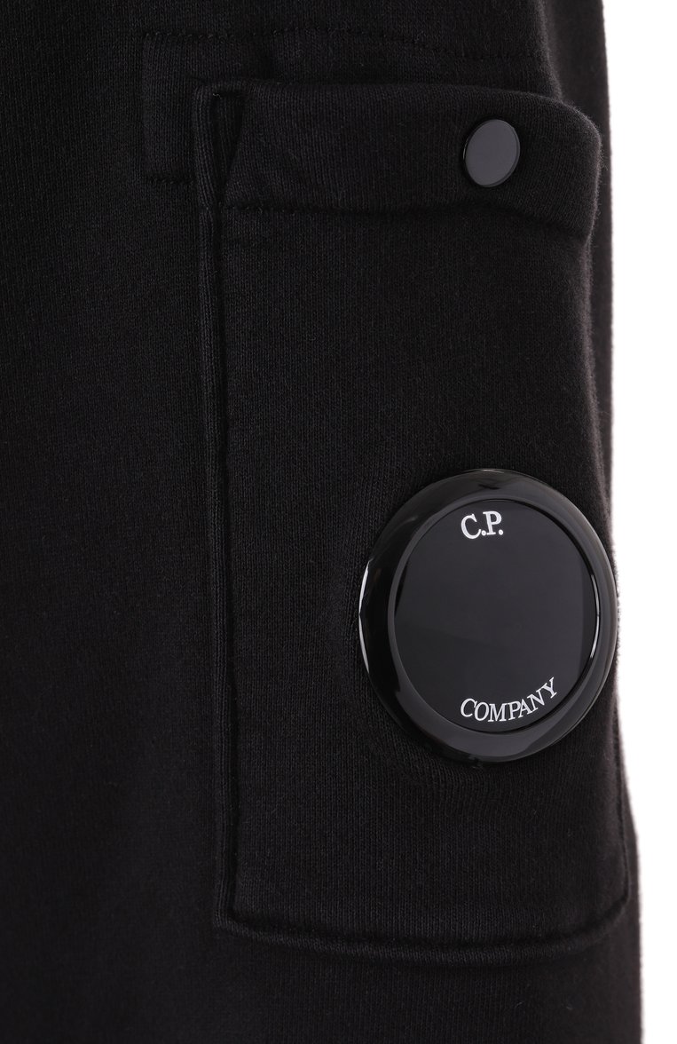 Мужской хлопковый свитшот C.P. COMPANY черного цвета, арт. 18CMSS125A110044G | Фото 6 (Длина (для топов): Стандартные; Материал сплава: Проставлено; Драгоценные камни: Проставлено; Рукава: Длинные; Стили: Кэжуэл; Принт: Без принта; Мужское Кросс-КТ: свитшот-одежда; Материал внешний: Хлопок)