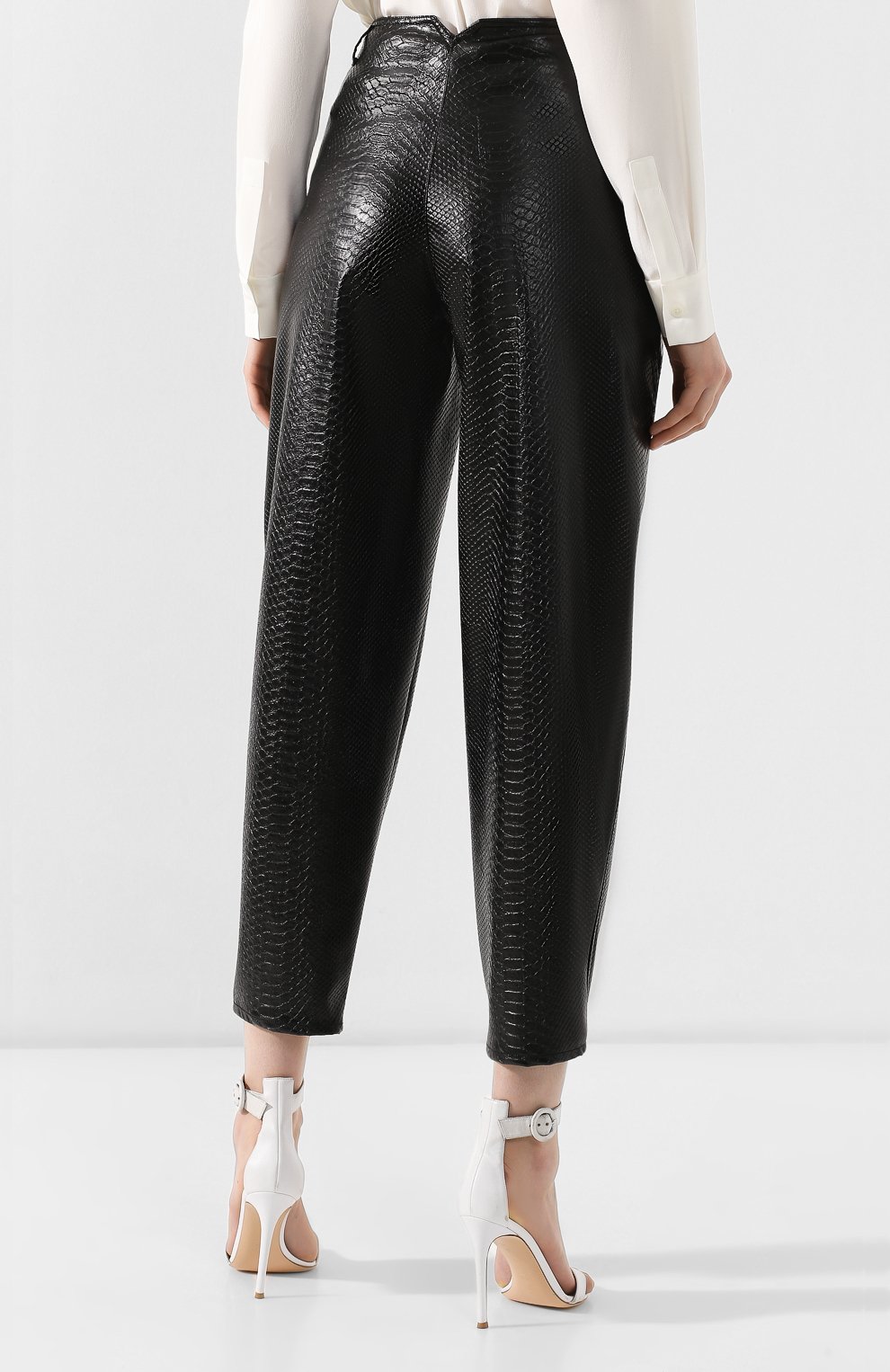 Укороченные брюки PHILOSOPHY DI LORENZO SERAFINI черного цвета по цене 48750 руб., арт. V0333/2189, фото 4 Укороченные брюки PHILOSOPHY DI LORENZO SERAFINI, арт. V0333/2189, фото 4